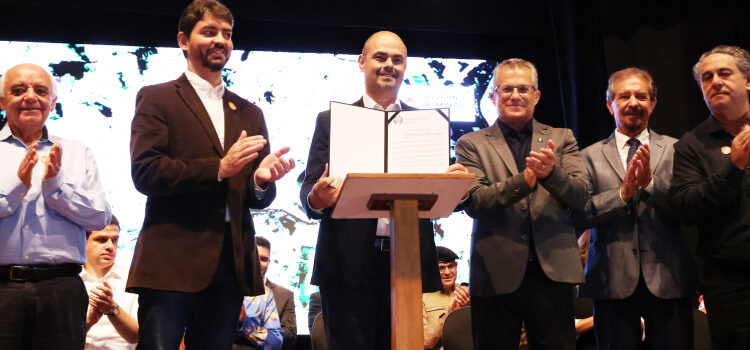 Governo de Minas transfere capital para Pouso Alegre e anuncia dois novos Colégios Tiradentes para o Sul do estado