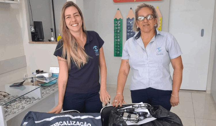 Fiscalização realiza doação de 1.151 pares de óculos para Associação dos Cegos de Juiz de Fora