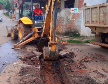 Bairro Previdenciários recebe mais 50 metros de novas redes de esgoto