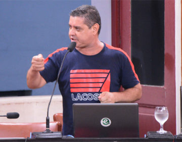 Projeto de lei pretende obrigar a instalação de dispensadores de álcool em gel nos ônibus