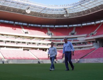 Tite e Juninho Paulista visitam instalações em Pernambuco